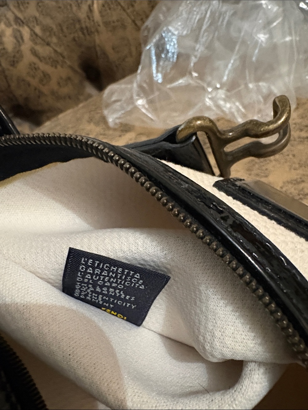 Vintage Fendi White Canvas Shoulder Bag with Black Patent Leather Logo and Trim - Picture 6 of 12